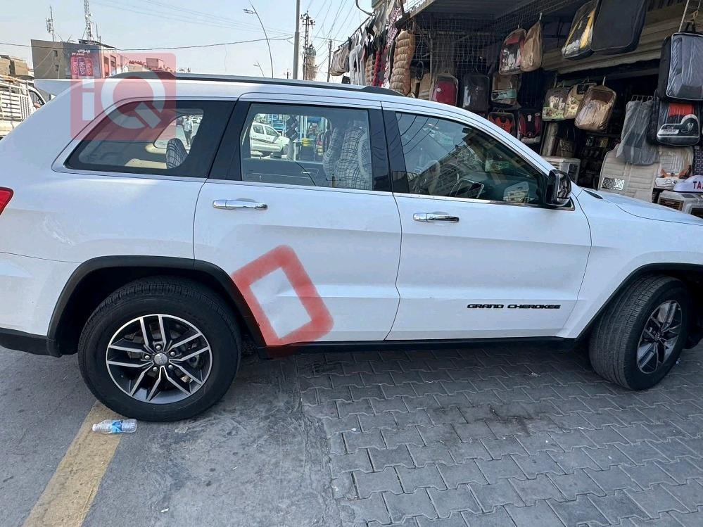 جیپ گراند شیرۆکی